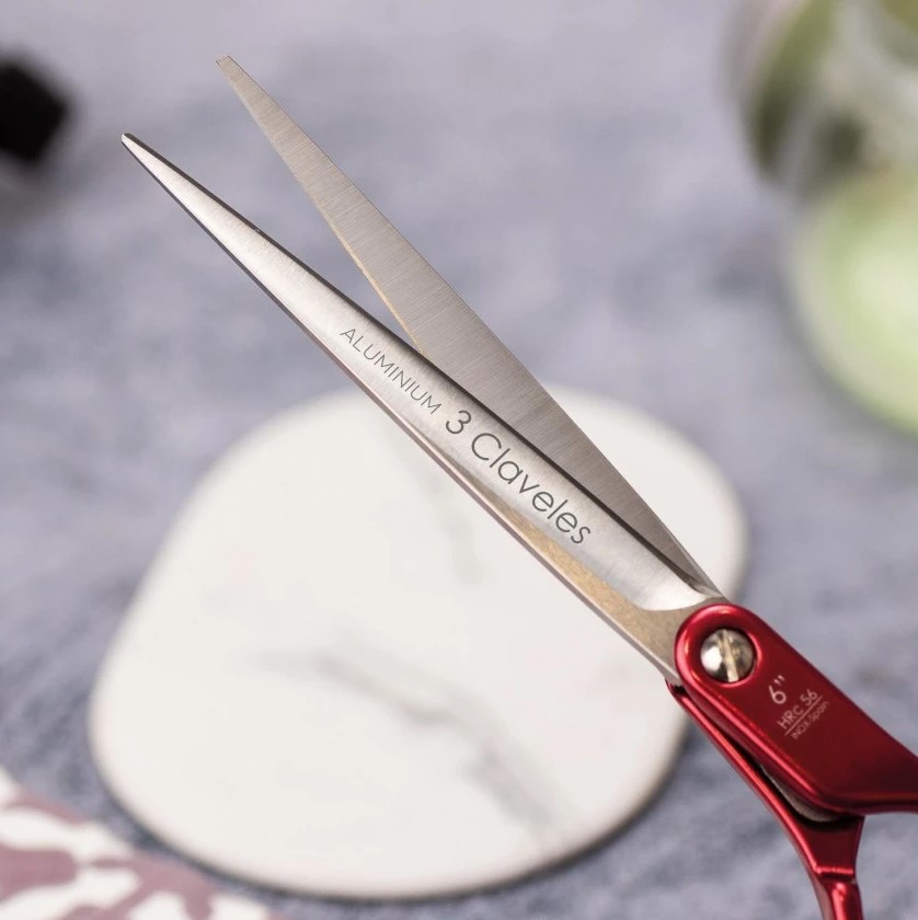Tijera peluquero Duraluminium 6" con filo suave 3 Claveles