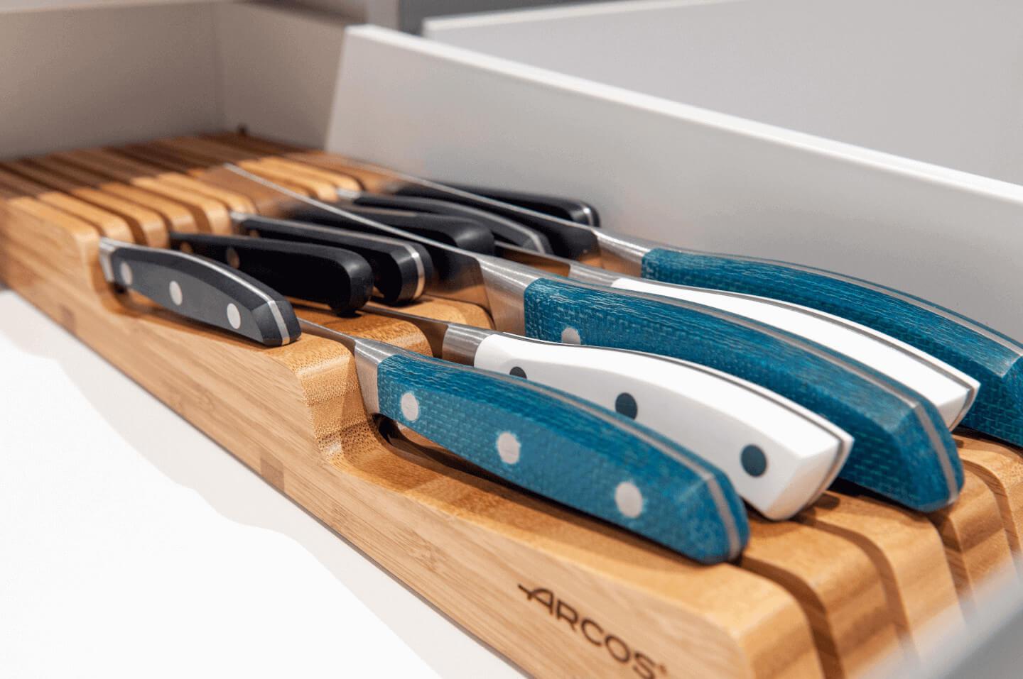 Gaveta universal Arcos para dez facas feitas de madeira de bambu