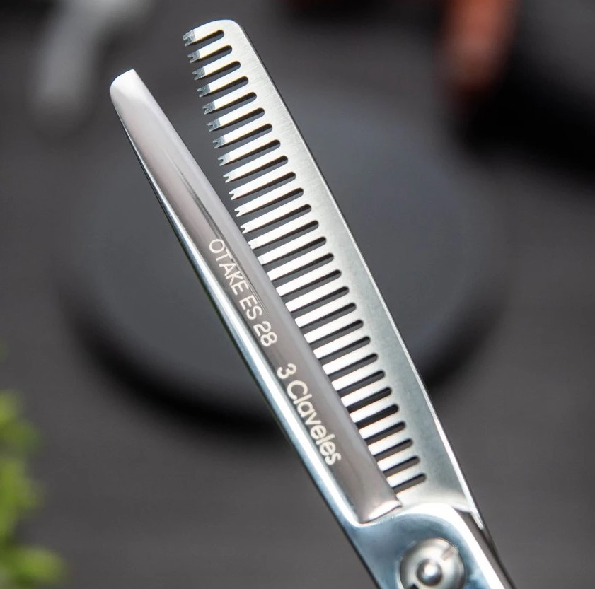 Tijera de peluqueria Otake ES28 6" para esculpir 3 Claveles