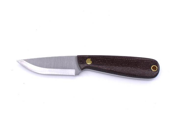 Brisa Necker 70 Scandi Neck Knife mit Bison-Micarta-Griff und Lederscheide