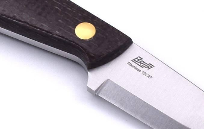 Brisa Necker 70 Scandi Neck Knife mit Griff aus Bison-Micarta und Kydex-Scheide