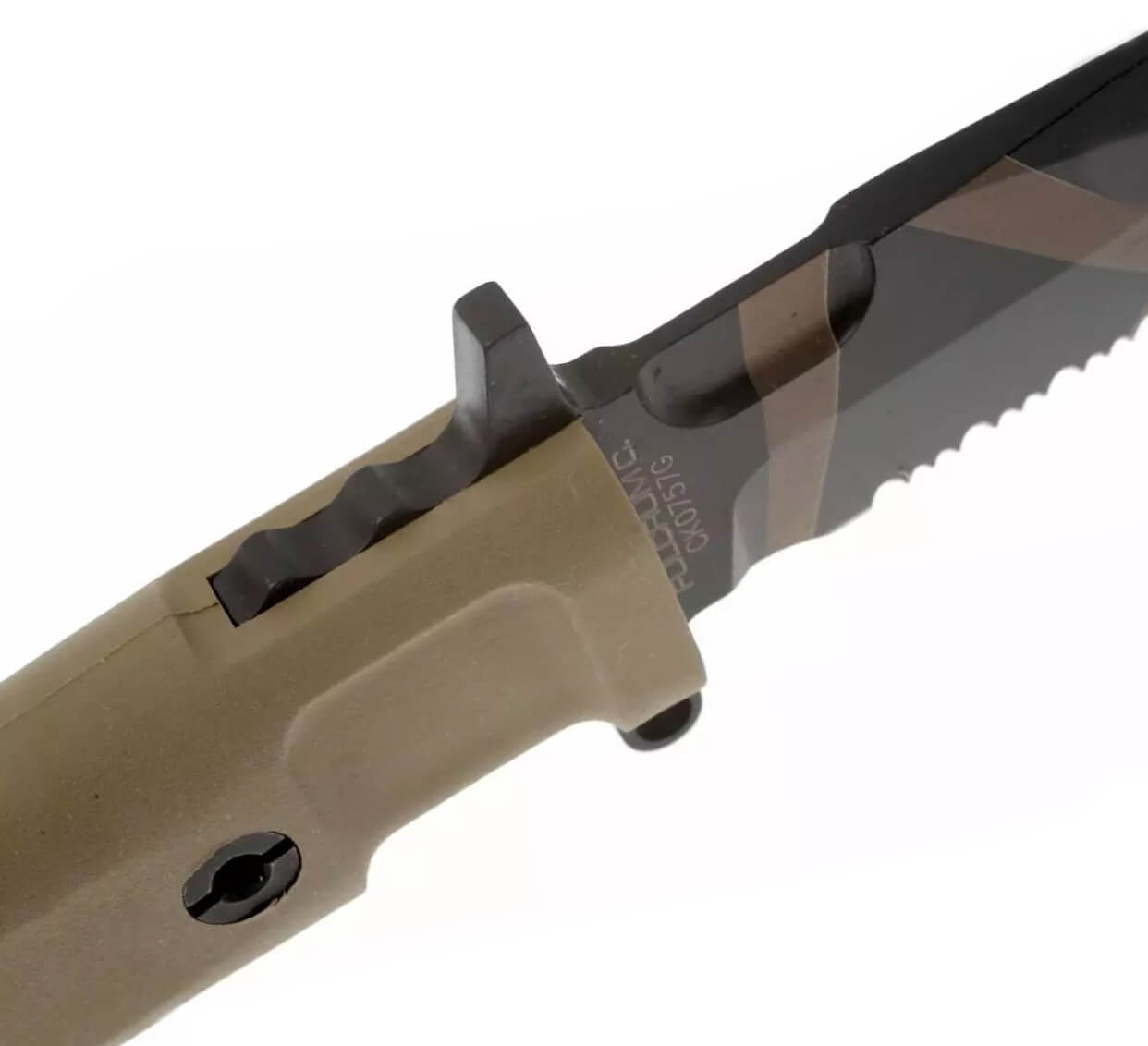 Cuchillo táctico Extrema Ratio Fulcrum C Desert Warfare con hoja de acero Böhler N690