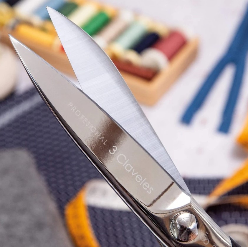 Tijeras de tapicero de 20 cm forjada en caliente con mango esmaltado negro 3 Claveles