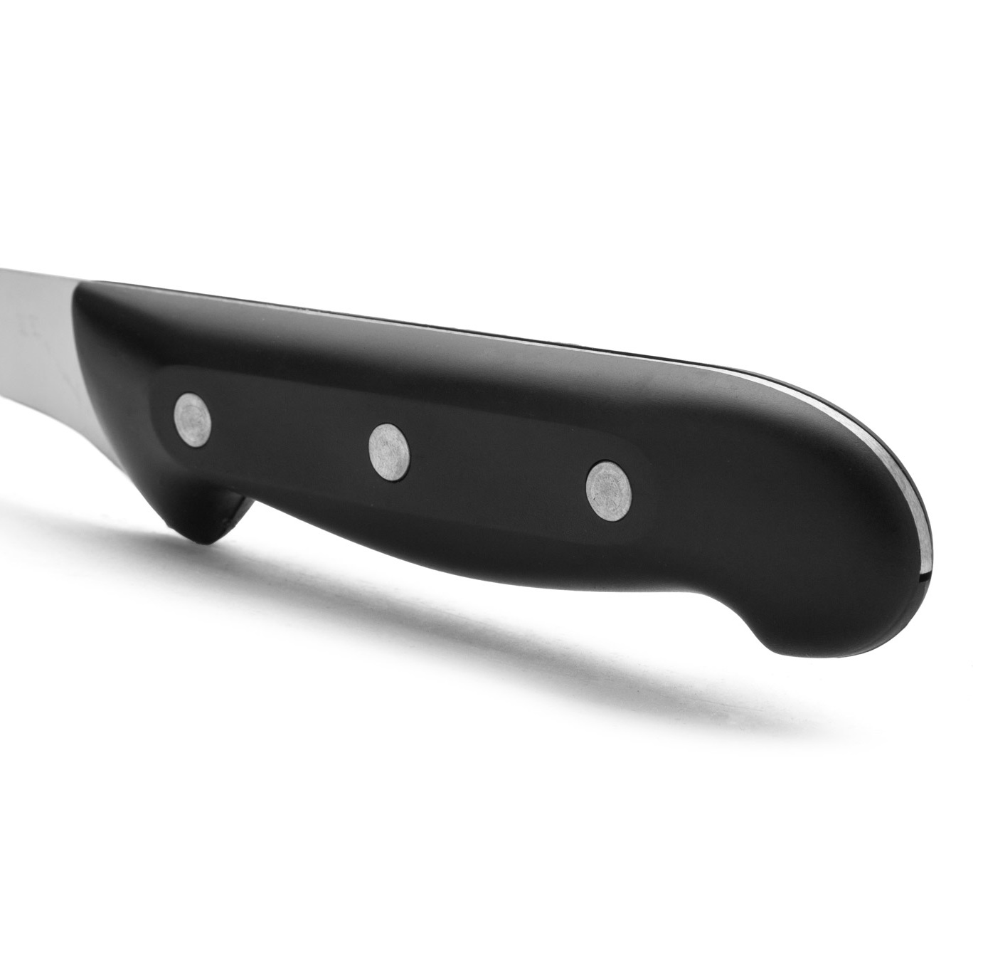 Cuchillo deshuesador Arcos Maitre con mango de polipropileno negro y hoja de 160 mm