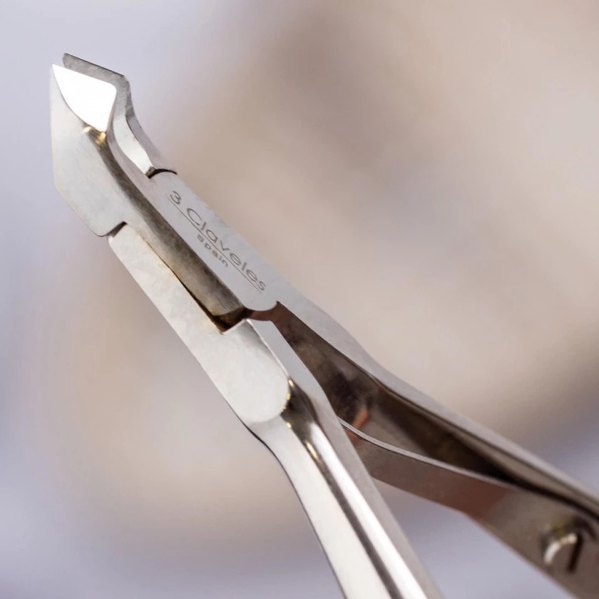 Alicate de cutícula de precisão com corte de 7 mm 3 Claveles