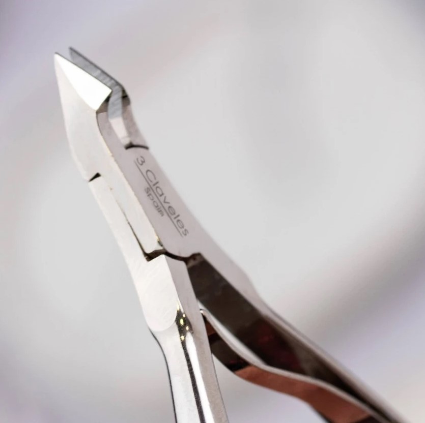 Pince à cuticules de 10 cm avec coupe de 7 mm 3 Claveles