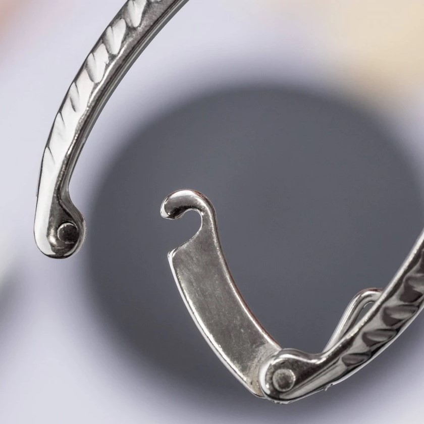 Alicate para uñas con anclaje de 11,5 cm curvo 3 Claveles