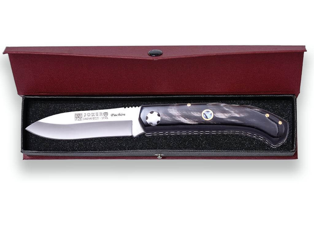 Navaja artesana Joker Pachón con mango de asta de búfalo y hoja drop point de 8 cm