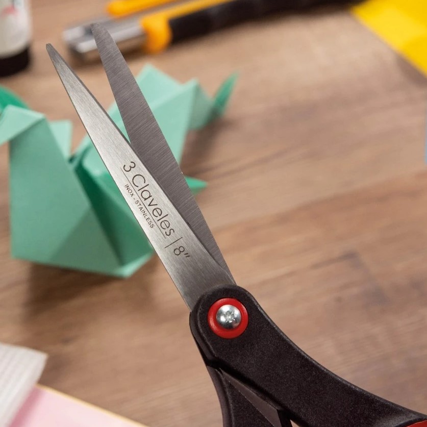 Tijera varios usos 20 cm con mango ergonómico 3 Claveles