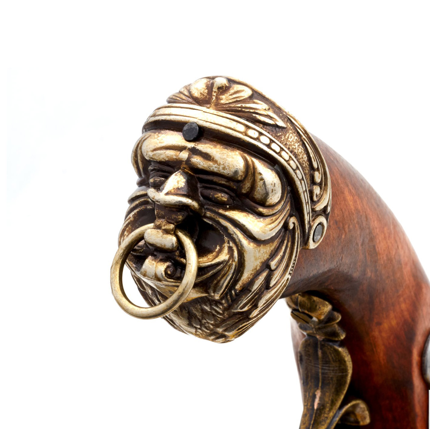 Pistolet à percussion pirate en bois et métal, finition laiton, Italie, XVIIIe siècle