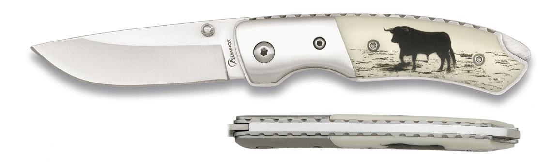 Navaja albainox Deluxe decorado con toro en ambas caras, mango de...